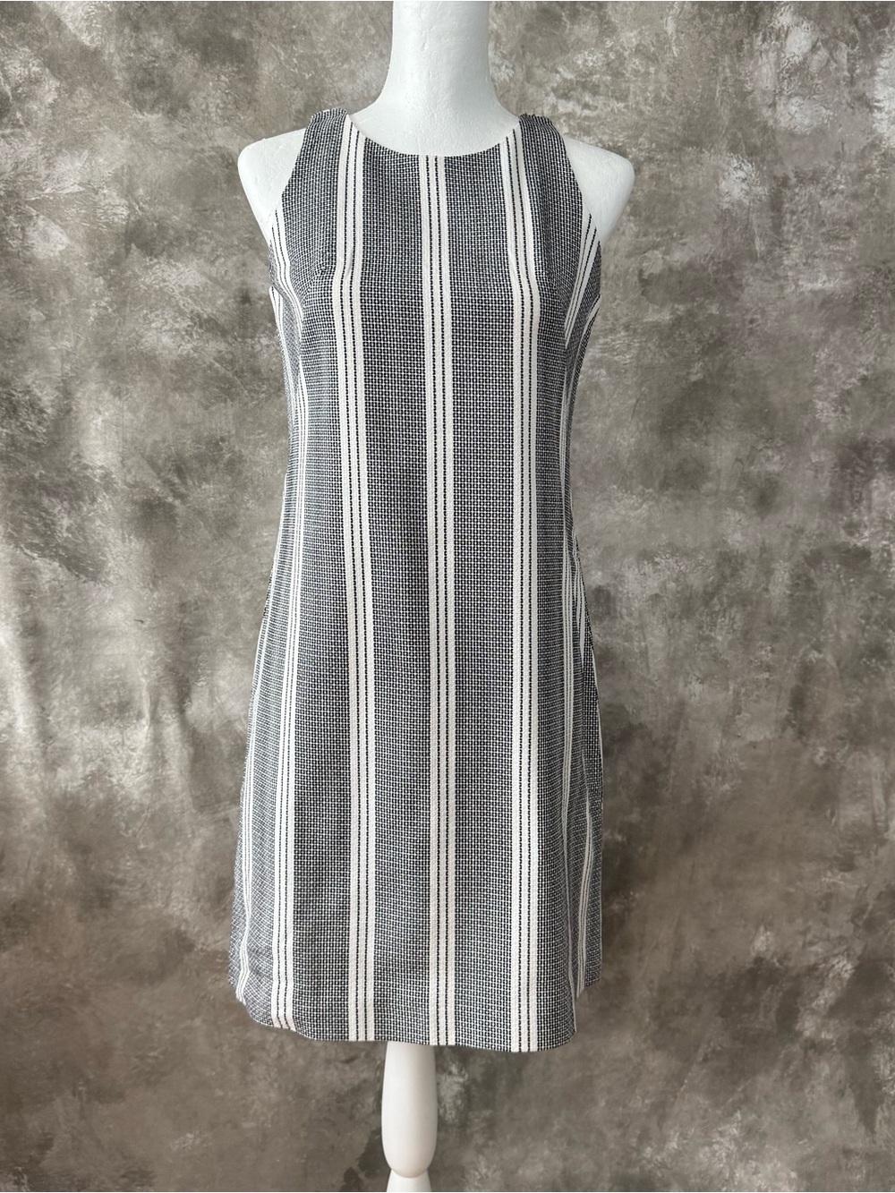 Ann Taylor Black and White Vertical Stripe Sleeveless Shift Dress(live 24)